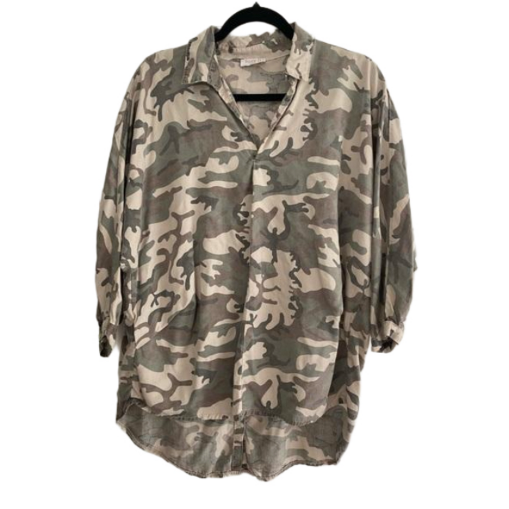 SUZY D LONDON Oversized Button Back Camo Tunic Women’s Blouse in Size M